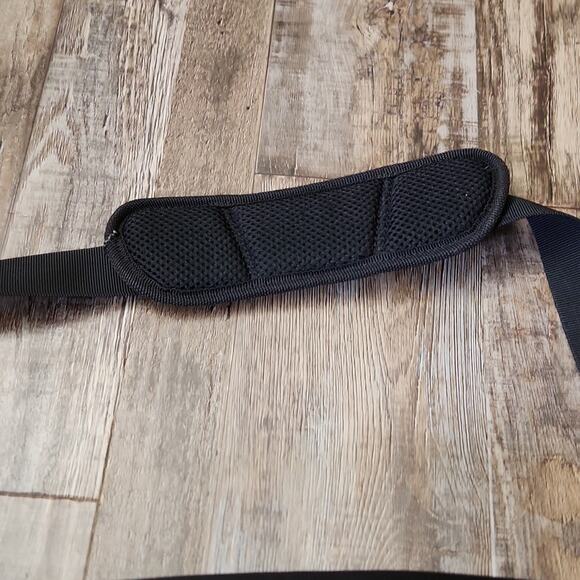 Xenon 3 Toploader Briefcase, Fits Devices Up‎ To 15.6", Polyester Black - Picture 7 of 15